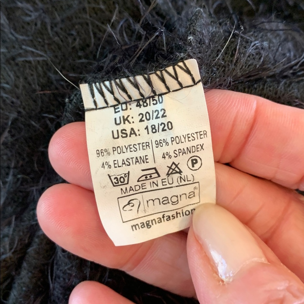 Magna Fuzzy Long Jacket - Picture 9 of 9